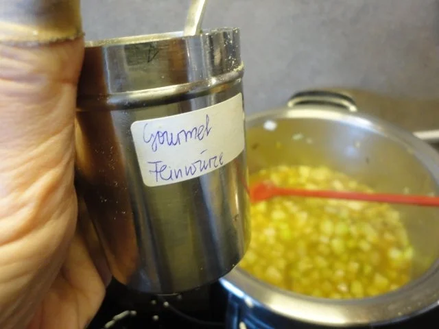 Rezept: Kohlrüben Suppe mit QimiQ Bild Nr. 6 Kohlrüben Suppe mit QimiQ - Rezept - Bild Nr. 6