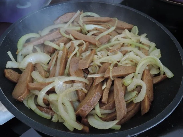 Vegan : Veggi - Zwiebel - Gyros mit Karotten - Sauerkraut dazu Kartoffeln - Rezept - Bild Nr. 13