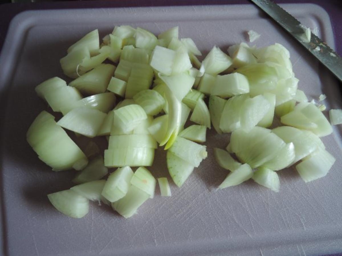 Vegan : Veggi - Zwiebel - Gyros mit Karotten - Sauerkraut dazu Kartoffeln - Rezept - Bild Nr. 3