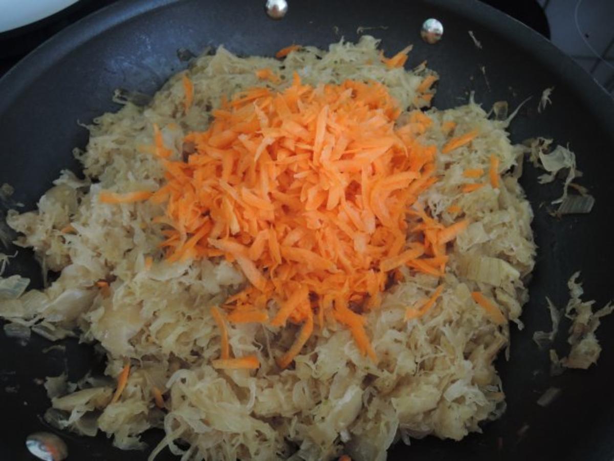 Vegan : Veggi - Zwiebel - Gyros mit Karotten - Sauerkraut dazu Kartoffeln - Rezept - Bild Nr. 8