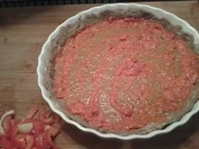 Salami-Pepperoni-Pizza auf dunklem Brotteig - Rezept - Bild Nr. 5