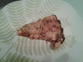 Salami-Pepperoni-Pizza auf dunklem Brotteig - Rezept - Bild Nr. 9