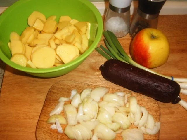 Rezept: Bratkartoffel-Blutwurstpfanne Bild Nr. 2 Bratkartoffel-Blutwurstpfanne - Rezept - Bild Nr. 2