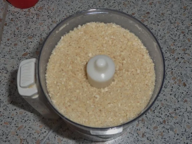 Ofengerichte: Überbackener Leberkäse mit einer Käse-Nuss-Haube auf Kartoffel-Gemüsepüree - Rezept - Bild Nr. 6