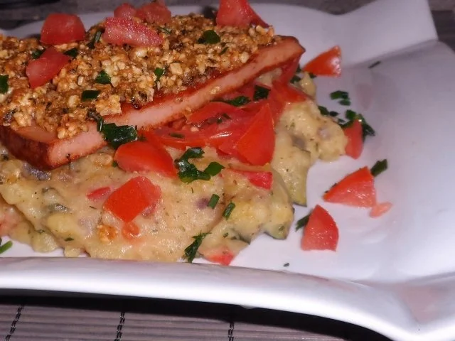 Ofengerichte: Überbackener Leberkäse mit einer Käse-Nuss-Haube auf Kartoffel-Gemüsepüree - Rezept - Bild Nr. 19