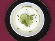 Rezept: Persisches Glasnudeleis in leichtem Rosenwasser mit frischen Zitronen Persisches Glasnudeleis in leichtem Rosenwasser mit frischen Zitronen - Rezept