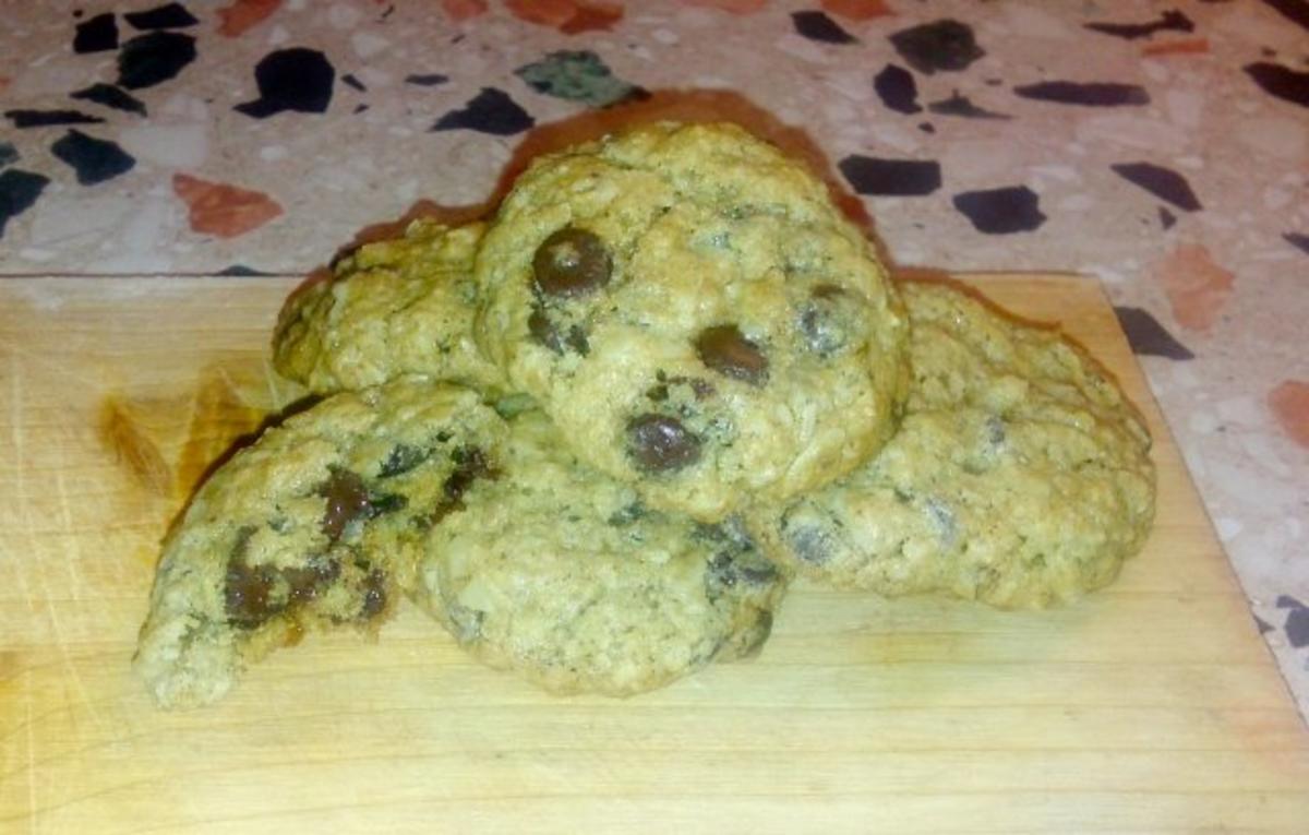kernige Walnuss-Schokoladen Cookies - Rezept - kochbar.de