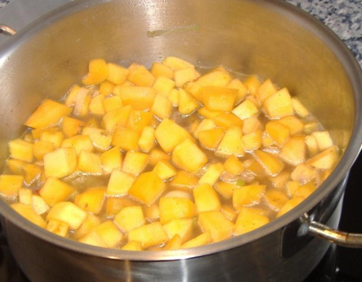 Rezept: Hähnchencurry mit Kürbis und Reis Bild Nr. 2 Hähnchencurry mit Kürbis und Reis - Rezept - Bild Nr. 2