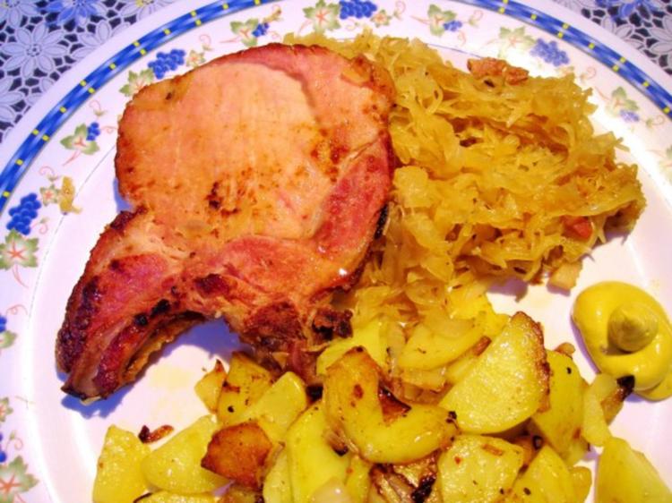 Kasseler Koteletts mit Sauerkraut - Rezept - kochbar.de