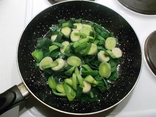 Abendbrot: Trüffelkäse-Rührei mit Lauch - Rezept - Bild Nr. 4