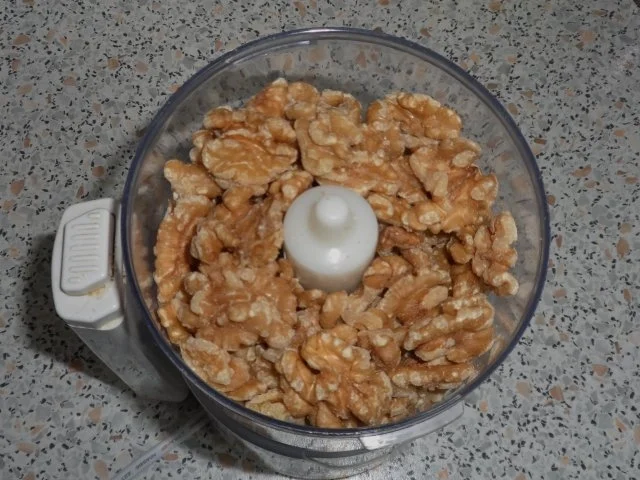 Rezept: Dips/Pasten: Pikante Walnuss-Tomaten-Paste Bild Nr. 3 Dips/Pasten: Pikante Walnuss-Tomaten-Paste - Rezept - Bild Nr. 3