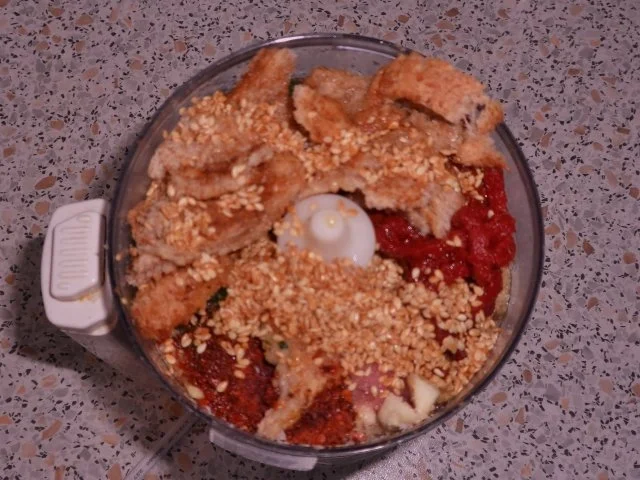 Rezept: Dips/Pasten: Pikante Walnuss-Tomaten-Paste Bild Nr. 4 Dips/Pasten: Pikante Walnuss-Tomaten-Paste - Rezept - Bild Nr. 4