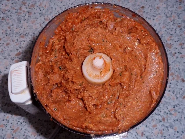 Rezept: Dips/Pasten: Pikante Walnuss-Tomaten-Paste Bild Nr. 5 Dips/Pasten: Pikante Walnuss-Tomaten-Paste - Rezept - Bild Nr. 5