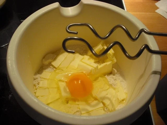 Rezept: Geburtstags-Sauerrahm-Torte Bild Nr. 3 Geburtstags-Sauerrahm-Torte - Rezept - Bild Nr. 3