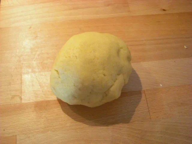 Rezept: Geburtstags-Sauerrahm-Torte Bild Nr. 4 Geburtstags-Sauerrahm-Torte - Rezept - Bild Nr. 4