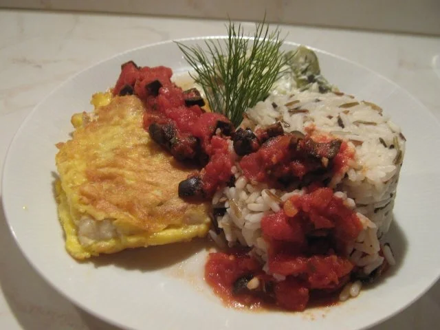 Rezept: Kabeljau in Parmesan-Ei-Hülle mit geschmorten Gurken, Wildreis- mischung und Tomatensauce Bild Nr. 2 Kabeljau in Parmesan-Ei-Hülle mit geschmorten Gurken, Wildreis- mischung und Tomatensauce - Rezept - Bild Nr. 2