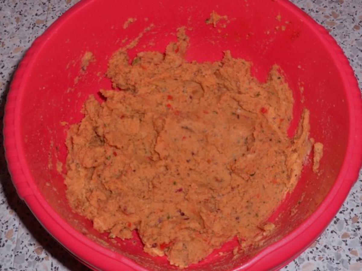 Fingerfood: Kichererbsen-Paprika-Plätzchen mit einem Curry-Mango-Dip - Rezept - Bild Nr. 6