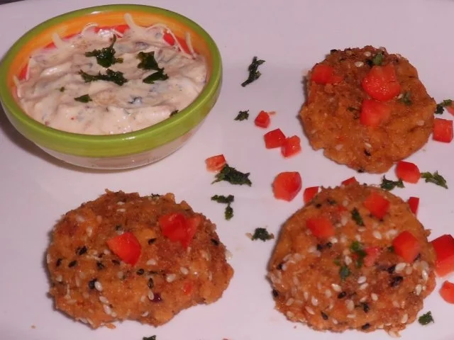 Rezept: Fingerfood: Kichererbsen-Paprika-Plätzchen mit einem Curry-Mango-Dip Bild Nr. 14 Fingerfood: Kichererbsen-Paprika-Plätzchen mit einem Curry-Mango-Dip - Rezept - Bild Nr. 14