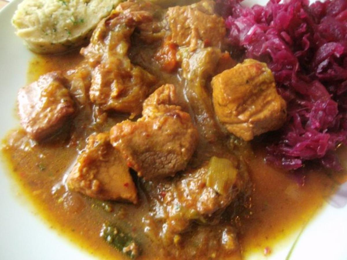 Gulasch nach Hausfrauenart - einfach - 63 kcal/100g