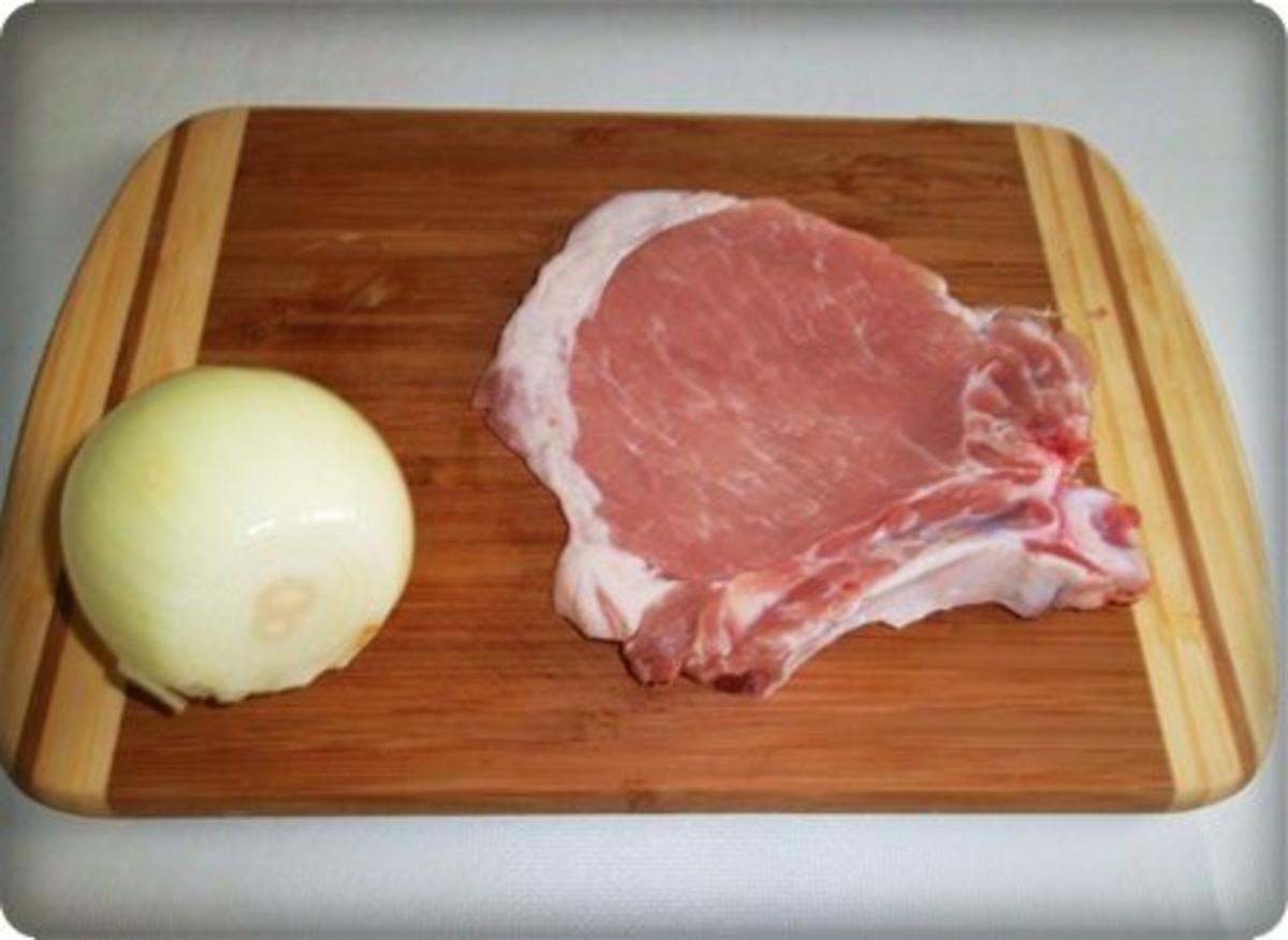 Zwiebel – Kartoffelscheiben mit Schweinekoteletts. - Rezept - Bild Nr. 5