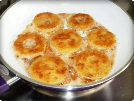 Zwiebel – Kartoffelscheiben mit Schweinekoteletts. - Rezept - Bild Nr. 20