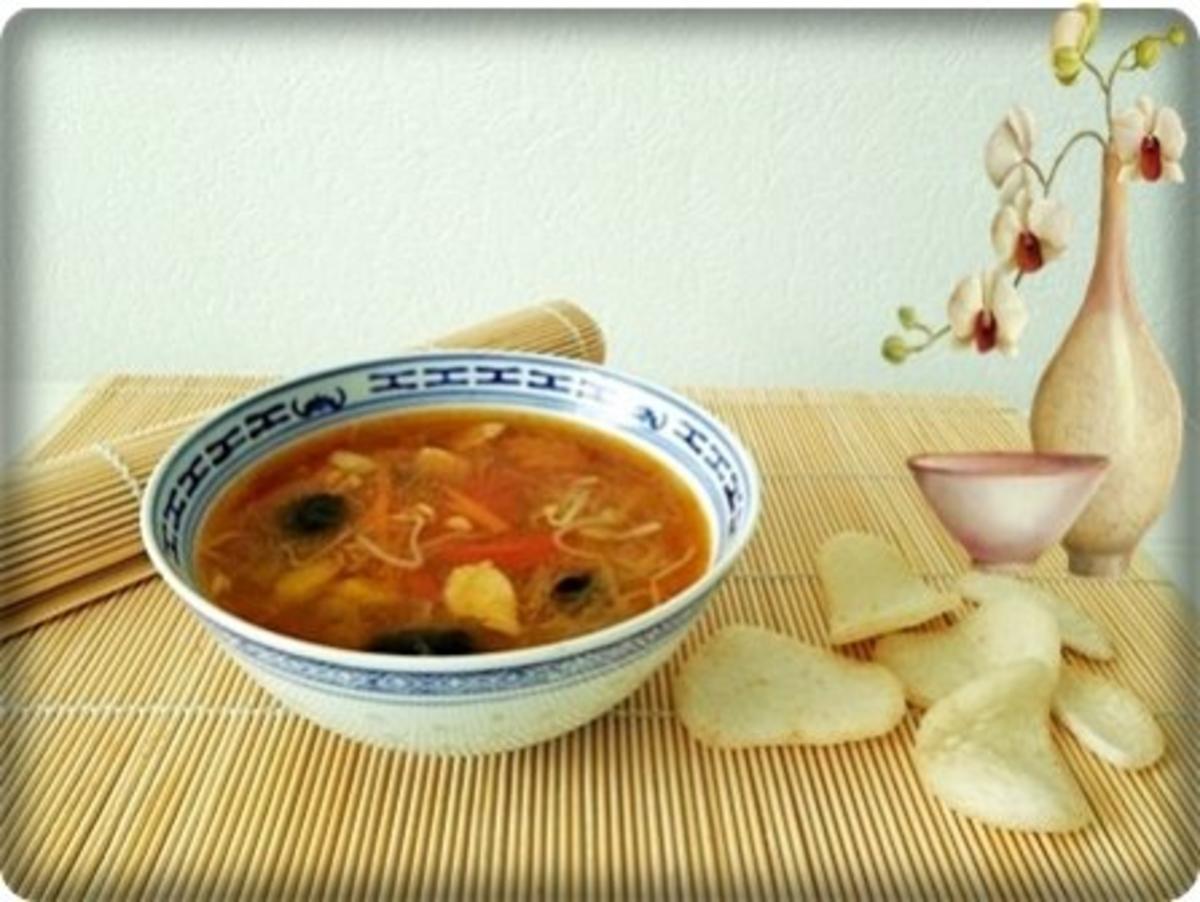 Indonesische Glasnudelsuppe mit Hähnchenfleisch - Rezept - kochbar.de