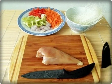 Indonesische Glasnudelsuppe mit Hähnchenfleisch - Rezept - Bild Nr. 10