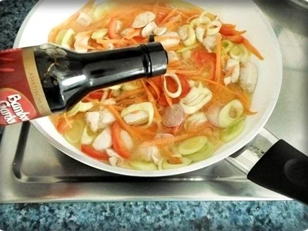 Indonesische Glasnudelsuppe mit Hähnchenfleisch - Rezept - Bild Nr. 15