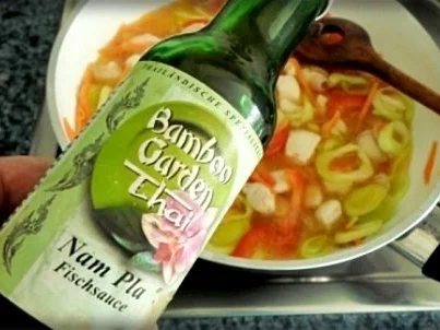 Indonesische Glasnudelsuppe mit Hähnchenfleisch - Rezept - Bild Nr. 16