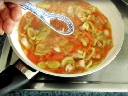 Indonesische Glasnudelsuppe mit Hähnchenfleisch - Rezept - Bild Nr. 18