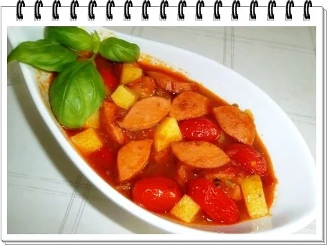 Rezept: Pikantes Wurstgulasch mit Kartoffeln Bild Nr. 2 Pikantes Wurstgulasch mit Kartoffeln - Rezept - Bild Nr. 2