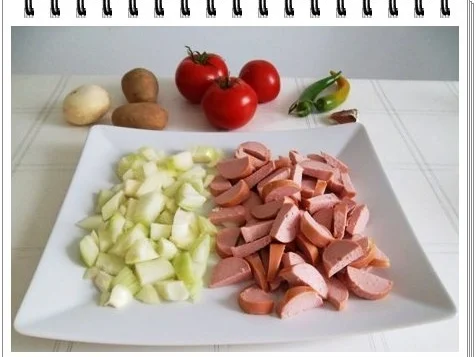 Rezept: Pikantes Wurstgulasch mit Kartoffeln Bild Nr. 7 Pikantes Wurstgulasch mit Kartoffeln - Rezept - Bild Nr. 7