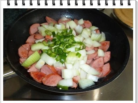 Rezept: Pikantes Wurstgulasch mit Kartoffeln Bild Nr. 9 Pikantes Wurstgulasch mit Kartoffeln - Rezept - Bild Nr. 9