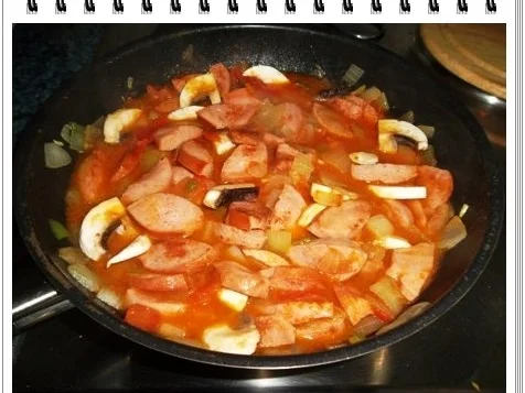 Rezept: Pikantes Wurstgulasch mit Kartoffeln Bild Nr. 12 Pikantes Wurstgulasch mit Kartoffeln - Rezept - Bild Nr. 12