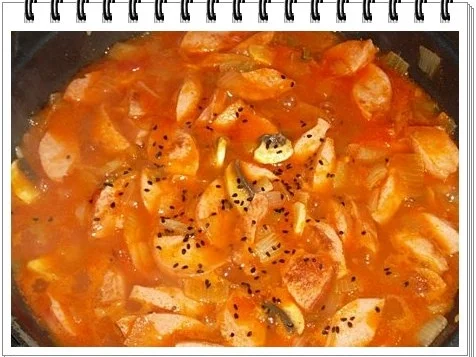 Rezept: Pikantes Wurstgulasch mit Kartoffeln Bild Nr. 15 Pikantes Wurstgulasch mit Kartoffeln - Rezept - Bild Nr. 15