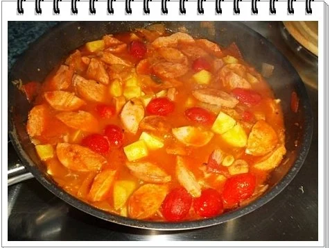 Rezept: Pikantes Wurstgulasch mit Kartoffeln Bild Nr. 18 Pikantes Wurstgulasch mit Kartoffeln - Rezept - Bild Nr. 18