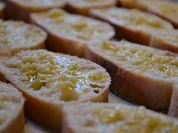 Rezept: Bruschetta mit pikantem Schweinemedaillon Bruschetta mit pikantem Schweinemedaillon - Rezept