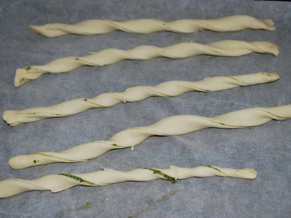 Schnelle Pestostangen - Rezept - Bild Nr. 3