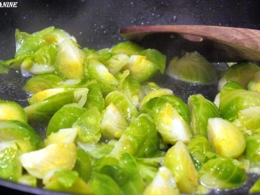 Rezept: Spaghetti mit Rosenkohl-Parmesan-Sauce Bild Nr. 10 Spaghetti mit Rosenkohl-Parmesan-Sauce - Rezept - Bild Nr. 10