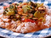 Pfannengerichte: Hähnchenpfanne mit Broccoli und Champignons in Tomaten-Sahne-Soße - Rezept