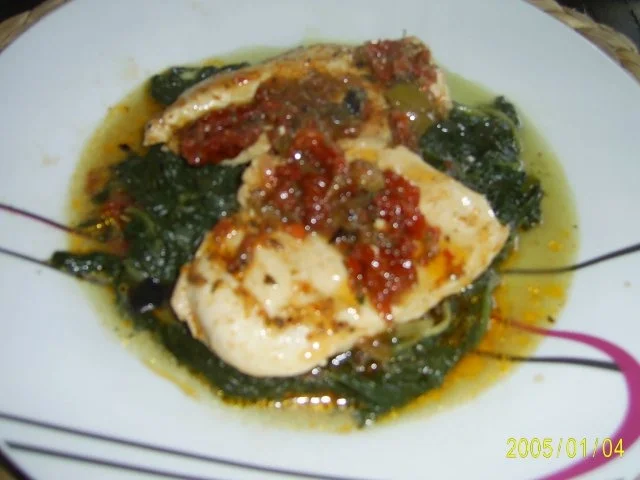 Rezept: Huhn: aromatische Hähnchenschnitzel mit Oliven-Tomaten-Paste.... Huhn: aromatische Hähnchenschnitzel mit Oliven-Tomaten-Paste.... - Rezept