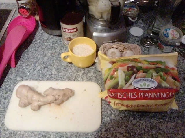 FISCH KRIEGT DIE KUGEL -----  HEILBUTTSTEAK GEBRATEN MIT ASIA-RISOTTO-BEILAGE - Rezept - Bild Nr. 2