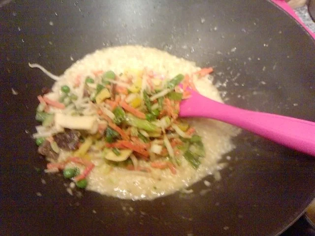 FISCH KRIEGT DIE KUGEL -----  HEILBUTTSTEAK GEBRATEN MIT ASIA-RISOTTO-BEILAGE - Rezept - Bild Nr. 7