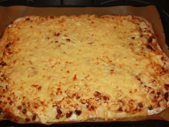 Flammkuchen Elsässer Art - Rezept