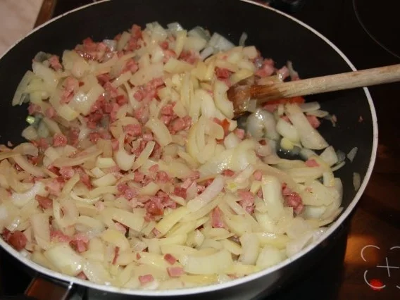 Flammkuchen Elsässer Art - Rezept - Bild Nr. 7