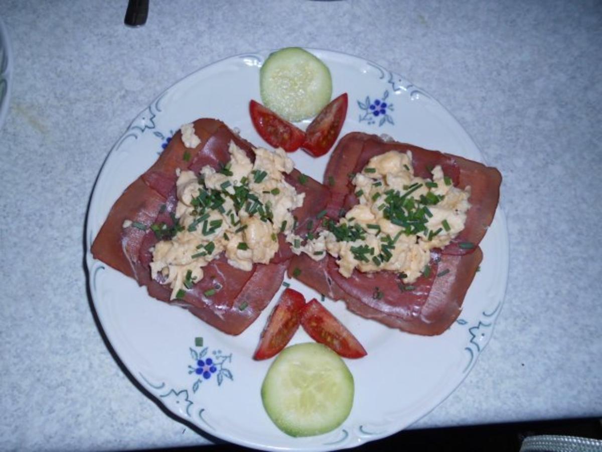 Toast mit Rindersaftschinken und Rührei - Rezept