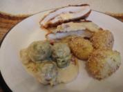 Putenschnitzel auf die Hälfte reduziert mit Sesamkartoffeln und Speckrosenkohl - Rezept