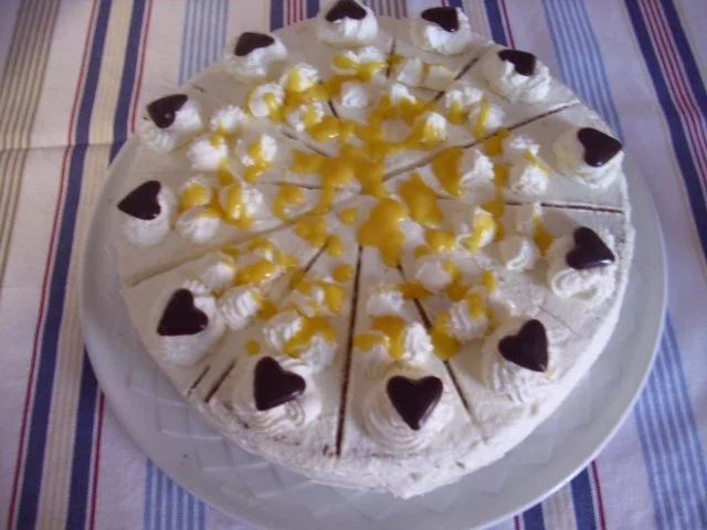 Nuss-Preiselbeeren Torte - Rezept