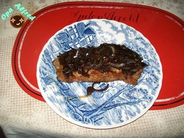 Fleisch:Rinderfilet mit Rotweinzwiebeln - Rezept