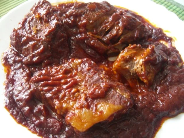 Spareribs in scharfer Tomaten-Honig-Marinade - Rezept